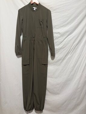 Athleta Olive Utility Jumpsuit with Cargo Pockets size 2 NWOT